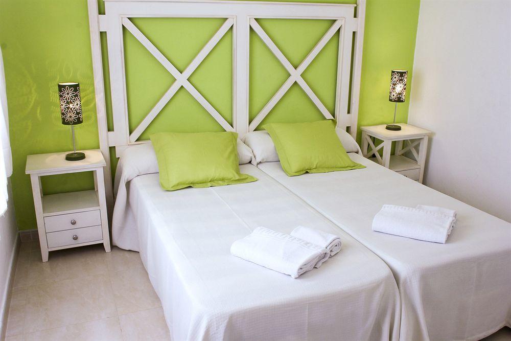 Apartamentos Son Bou Playa Gold Kültér fotó